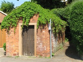Photo:The old lock-up at Farnsfield